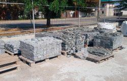 Бруківка на палетах